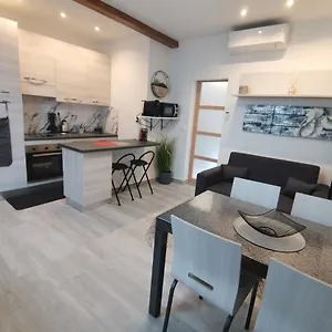 https://coquet-2-pieces-entierement-renove-et-climatise.fr-provencehotel.com